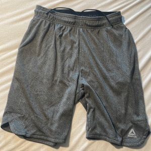 Reebok basketball shorts size M